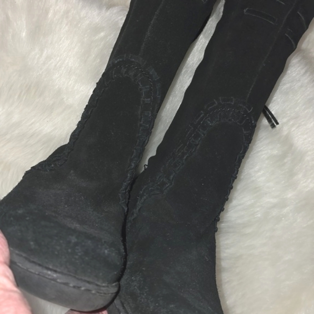 Blk Boots w/a Soft Top - Like new! - Picture 3 of 9